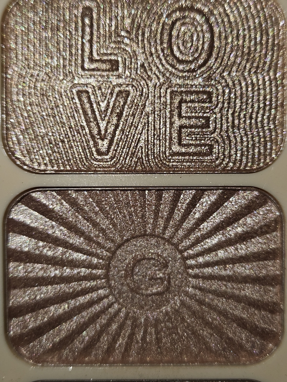 Highlighter + Oil Control Powder Bundle - Picture 5 of 12